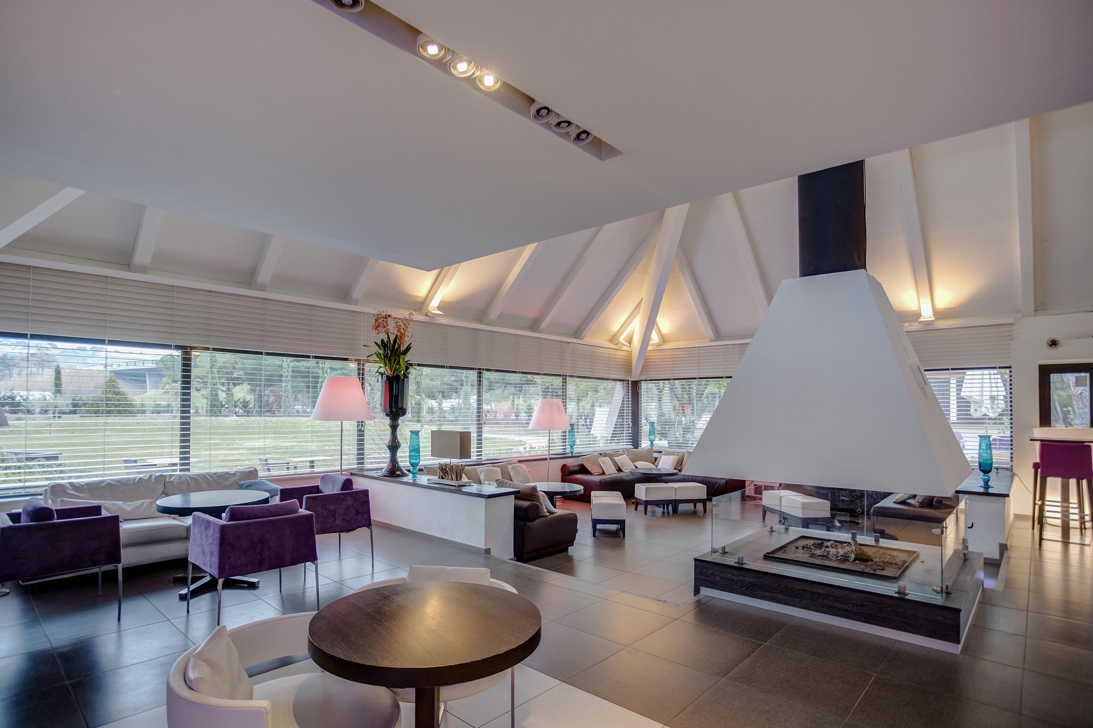 Hilton Garden Marseille Provence Airport Hotel 4*