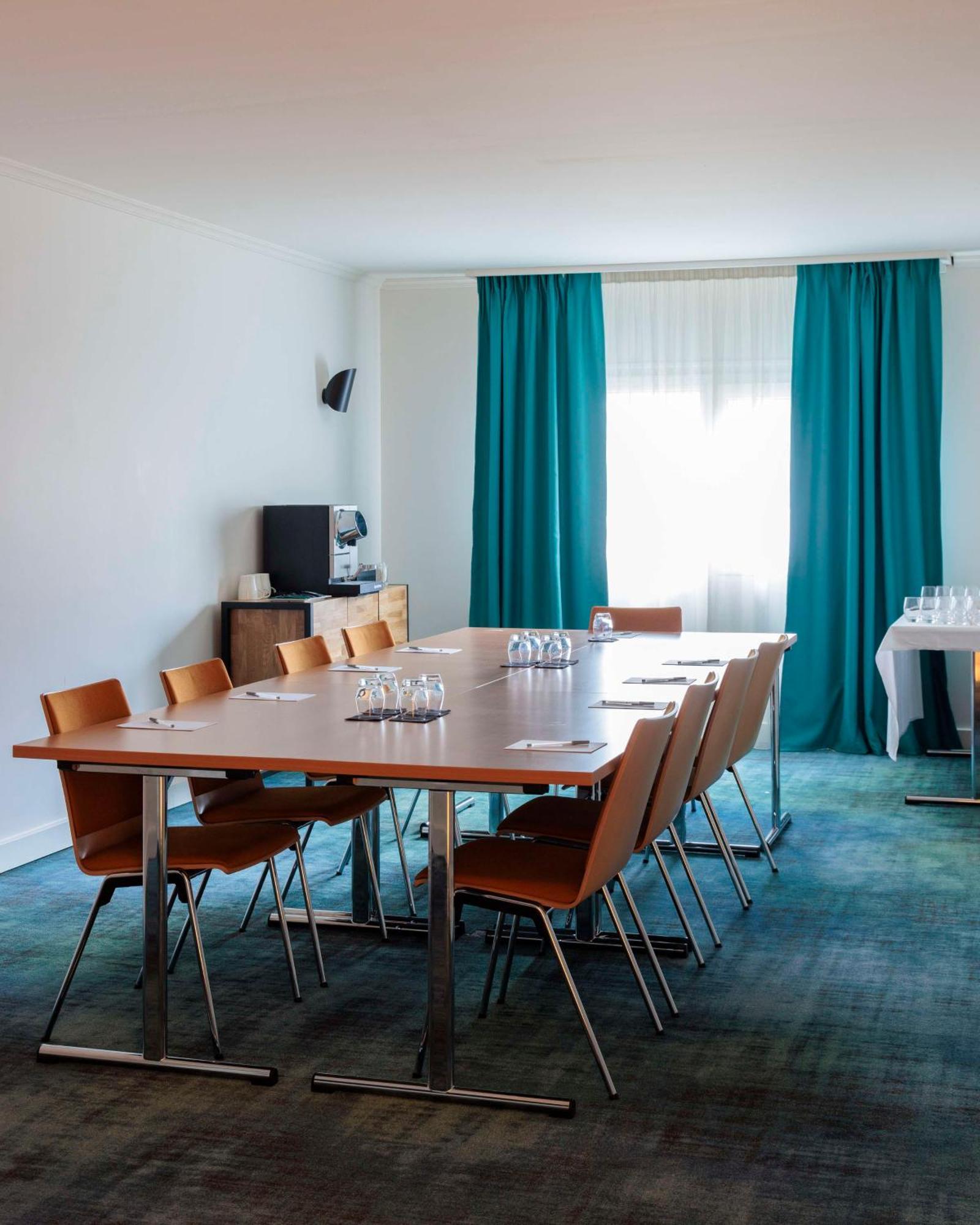 Hilton Garden Marseille Provence Airport 4*